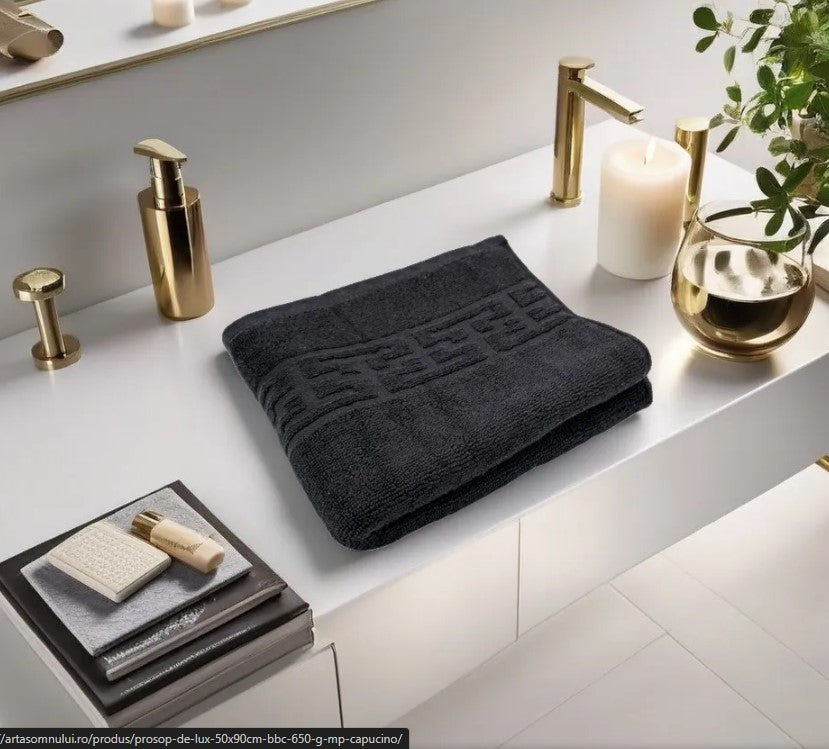 Set Family Plus 6 Prosoape de baie si Covoraș de baie, densitate 500gr/mp si 750gr/mp, bumbac 100%, model Greek border