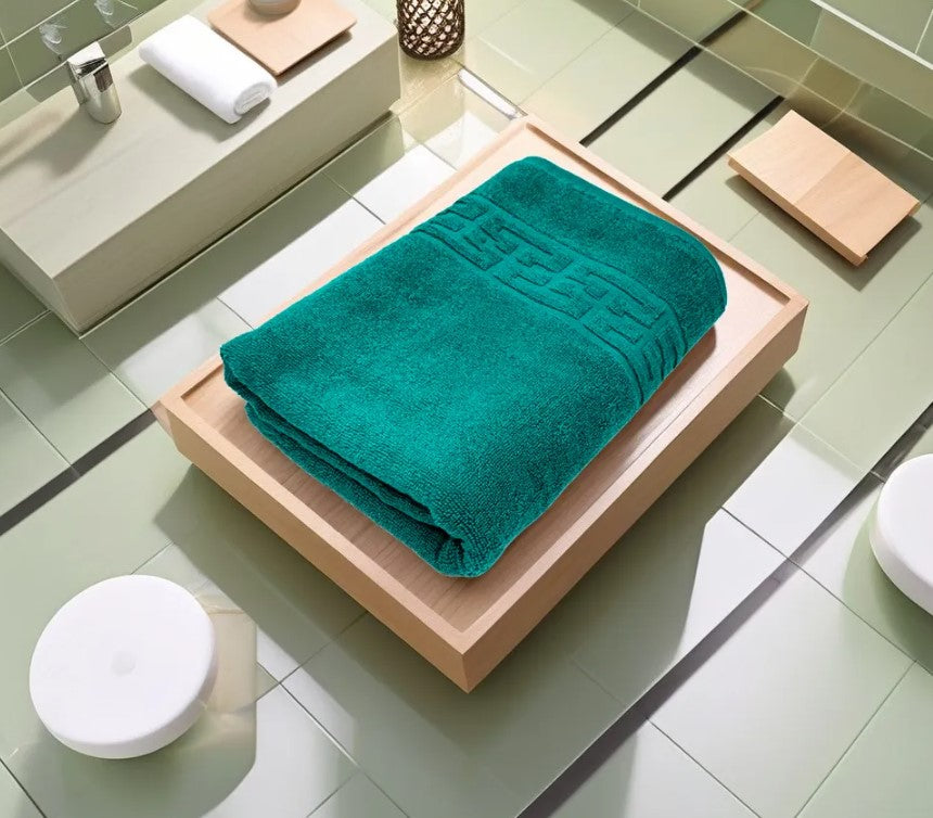 Set Family 4 Prosoape de baie si Covoraș de baie, densitate 500gr/mp si 750gr/mp, bumbac 100%, model Greek border