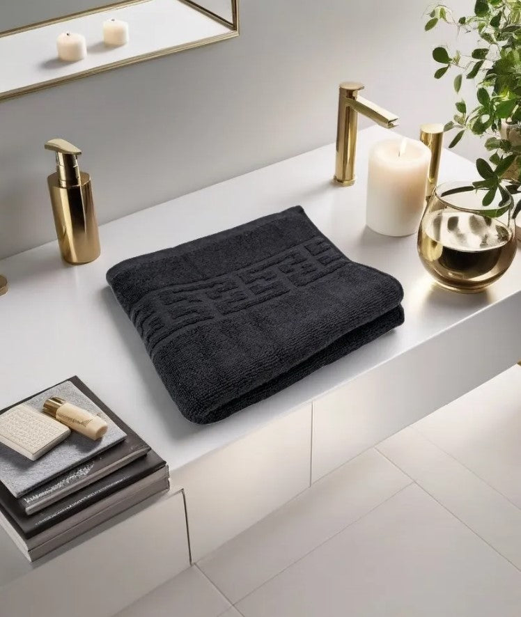 Set Family premium 4 Prosoape de baie si Covoraș de baie, densitate 650gr/mp si 850gr/mp , bumbac 100%, model Greek border